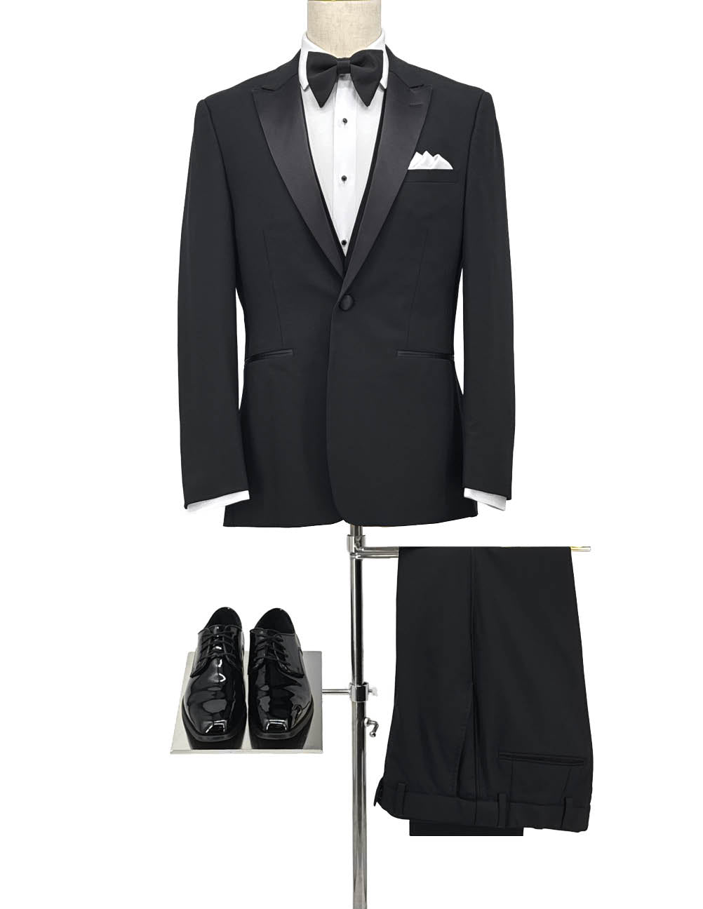 Black Peak Tux by Ike Behar Style 345